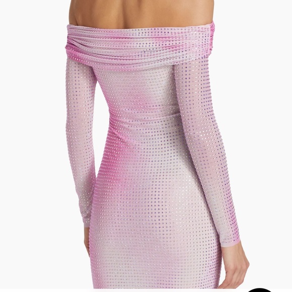 Self-Portrait
Crystal Off-The-Shoulder Bodycon Minidress - Picture 6 of 7